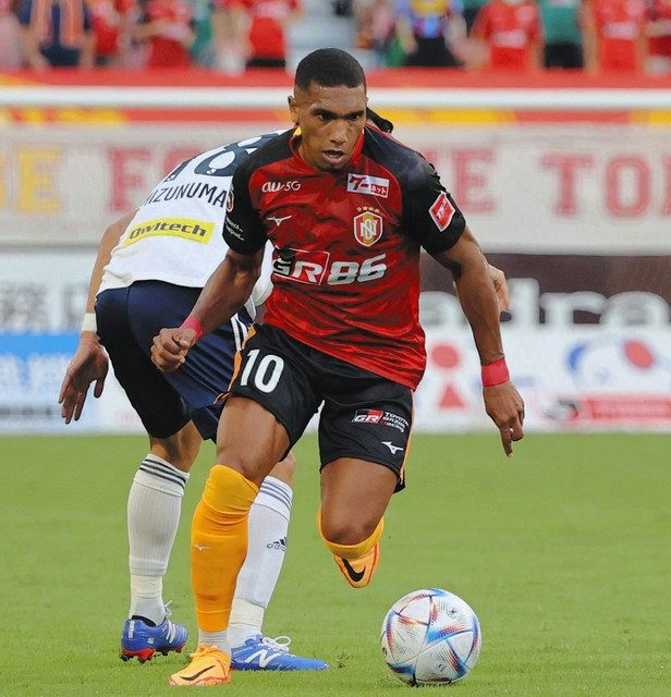 グランパス マテウス 左膝内側側副靱帯損傷から1カ月でスピード復帰も決定機つくれず 中日スポーツ 東京中日スポーツ