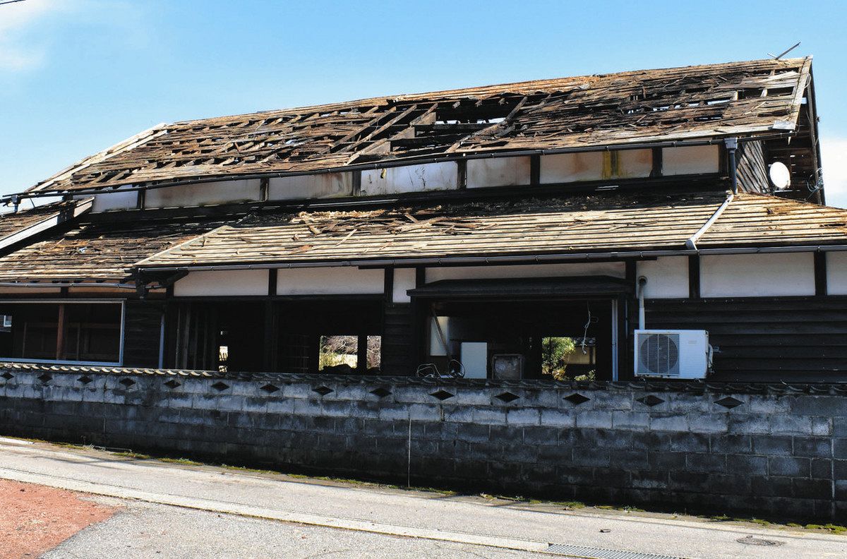 地震で母屋や蔵が損壊、復旧断念 記者の父の実家 公費解体 富来：北陸