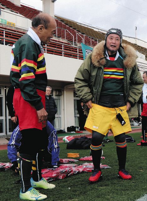 不惑超えてワクワク「惑ラグビーチーム」初蹴り 70代、80代活躍…目指せ