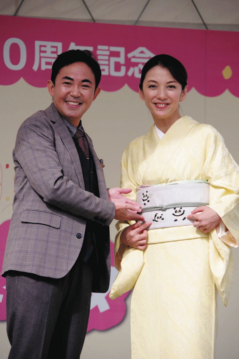 国分佐智子 林家三平
