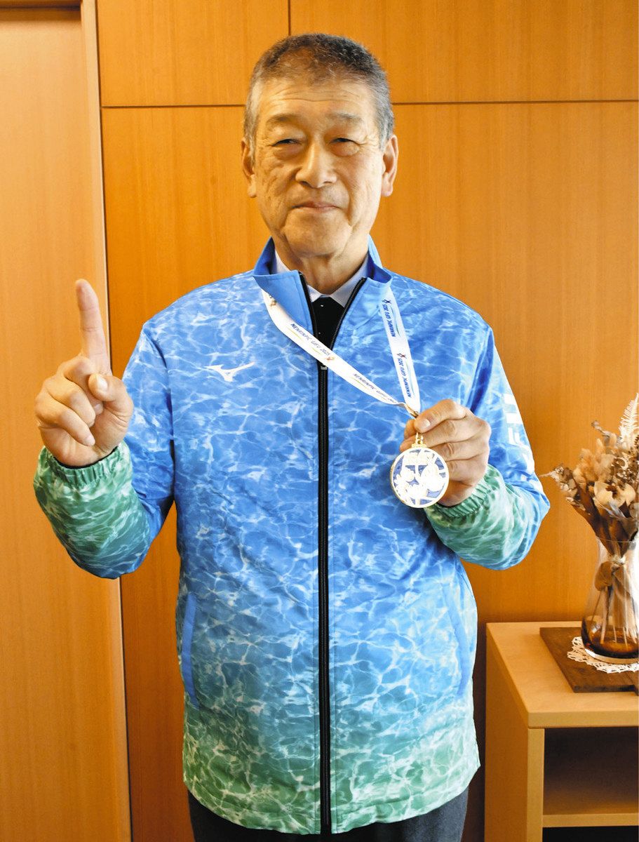 ねんりんピックの剣道団体戦で優勝した塚本さん＝土岐市役所で

