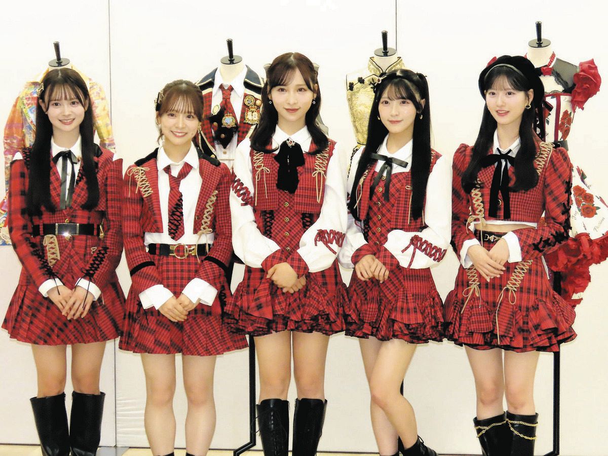 AKB48 大丸東京店 大衣装展 カラコンウインク 衣装 シュシュ