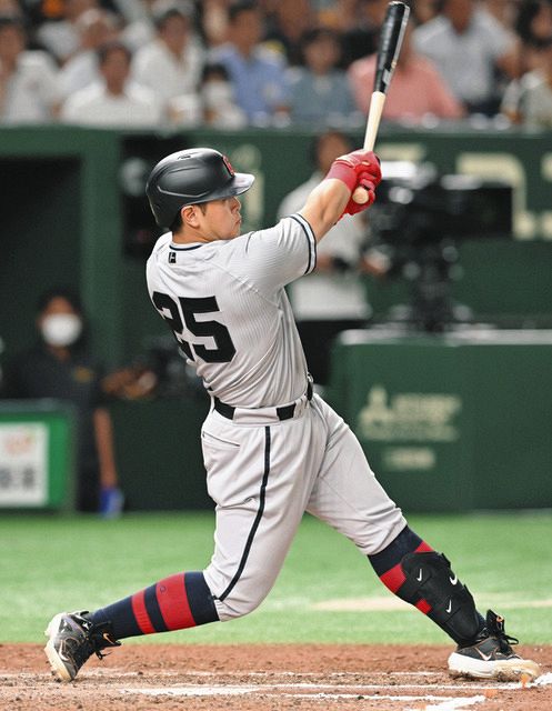 岡本和真また打った！3試合連続の特大31号2ランで1点差接近【巨人