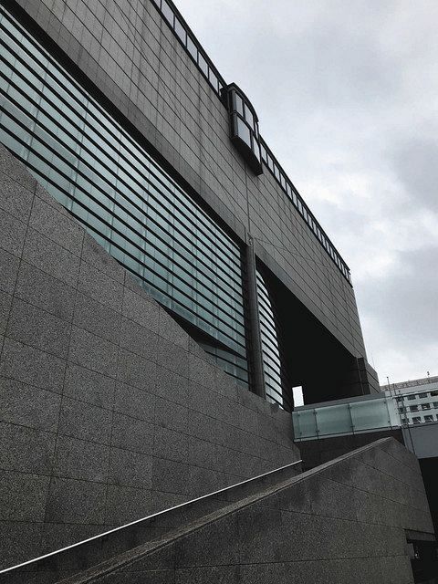 名古屋市東区の愛知芸術文化センター