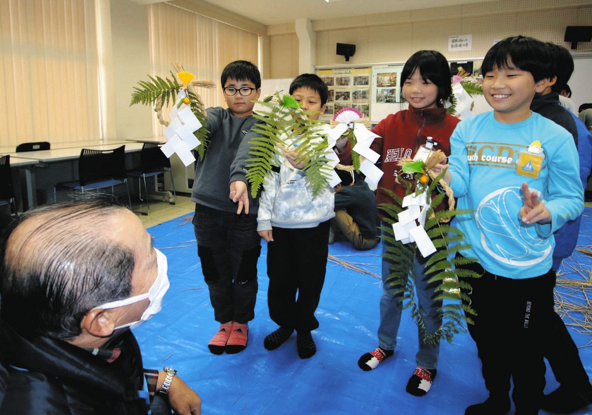 2025 良い年の始まりに 浜名区・北浜東小でしめ縄作り：中日新聞