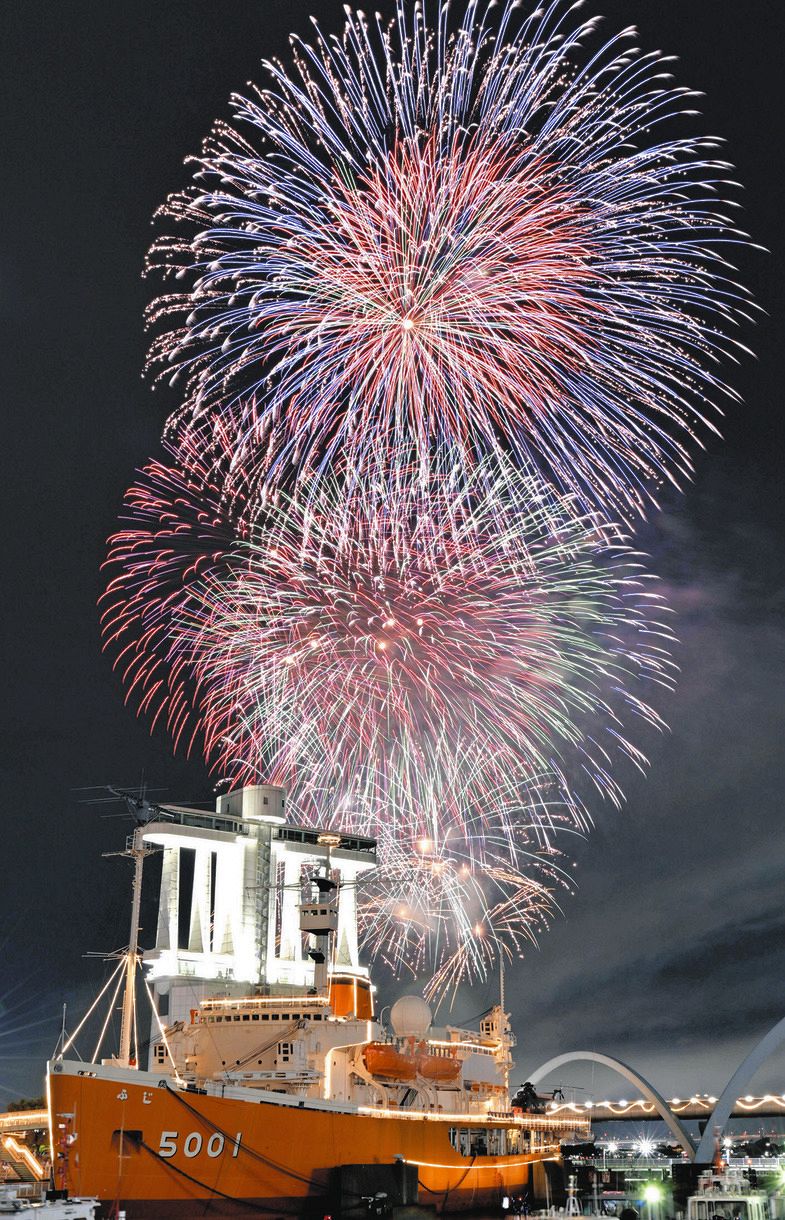 動画】10号玉にスターマイン…夜空を染める大輪3000発 名古屋みなと祭花火大会：中日新聞Web