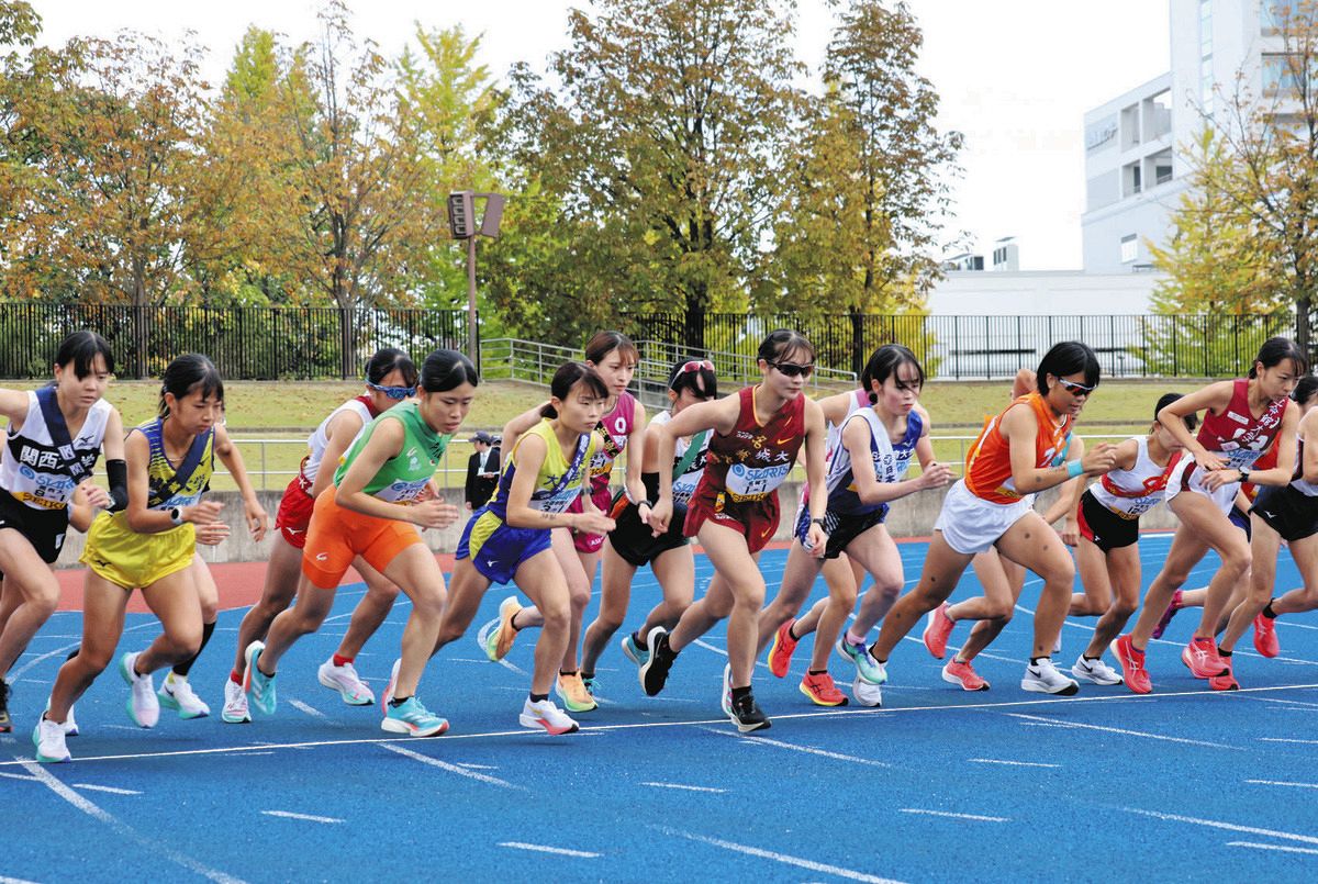 スタートした１区の選手ら
