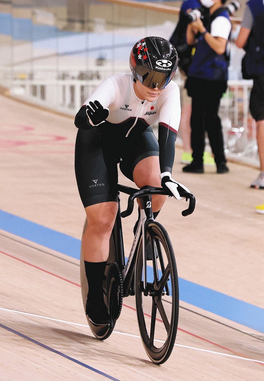 女子ケイリン 小林優香が準々決勝進出 私のホームバンク 予選4組で2位 東京五輪 自転車 中日スポーツ 東京中日スポーツ