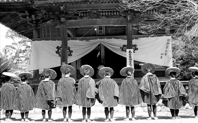 鈴鹿の記憶 坂尾富司さんの写真から＞ 荒神山の春祭り：中日新聞Web