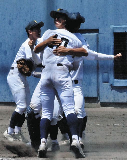 公立唯一のシード校・八尾が16強進出 64年ぶり甲子園へ次戦は履正社