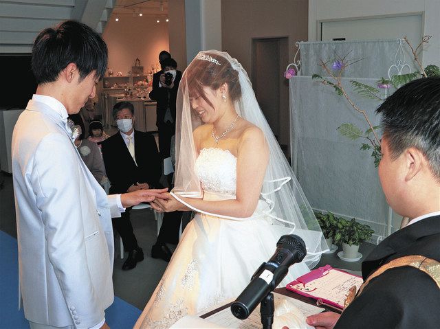 幸せな「ふるさと結婚式」 新郎の出身 若狭町で：日刊県民福井Web