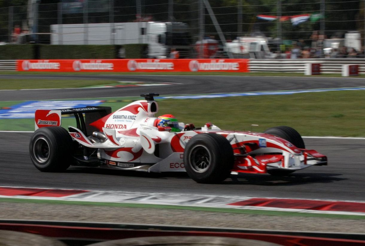 写真 F1ドライバー時代の山本左近氏 中日スポーツ 東京中日スポーツ