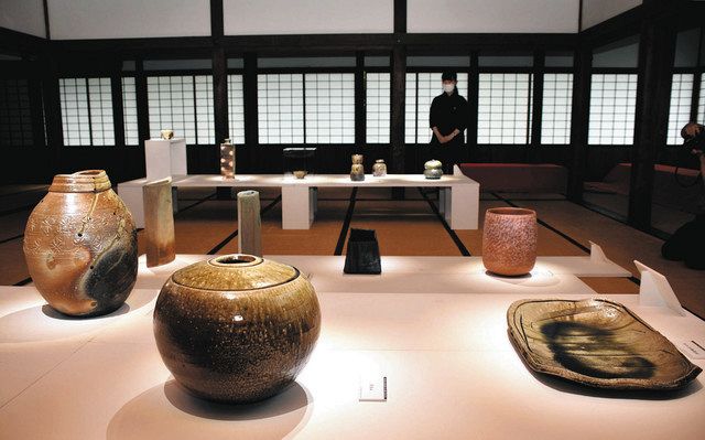 伊賀陶芸会が50回記念展 旧崇広堂で19日まで：中日新聞Web