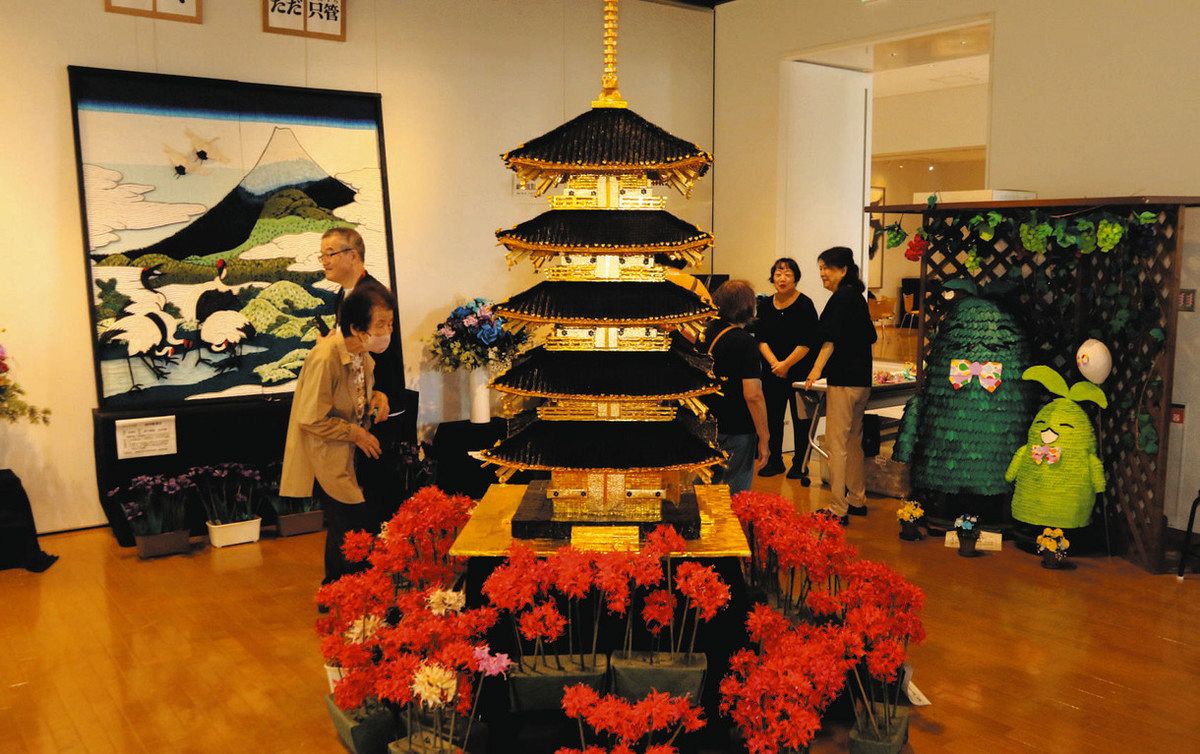 北斎の浮世絵、立体感も表現 市総合文化センターで刈谷東高折り紙部の