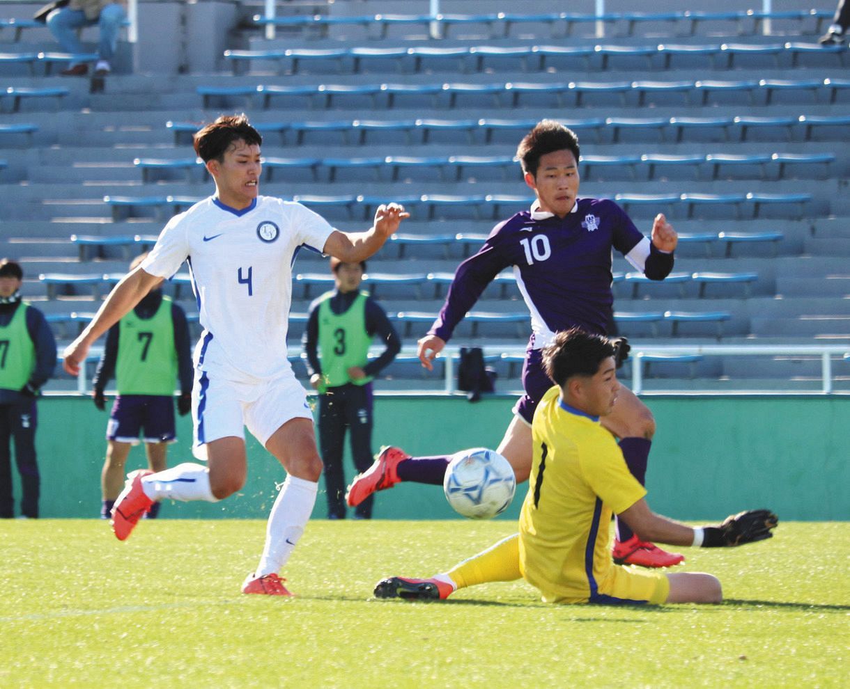 J1札幌内定のfw小柏剛が劣勢から2発 V2明大 最終戦ドロー 最低ライン 関東大学サッカー 中日スポーツ 東京中日スポーツ