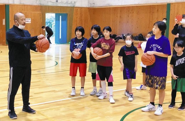 バスケ一流の技 学ぼう 著名コーチ４人 金沢で講座 北陸中日新聞web