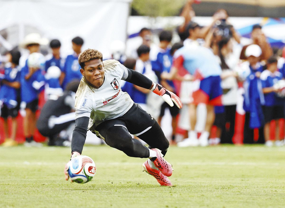 鈴木やまと運輸 サッカー日本代表GK鈴木彩艶、セットプレーでの”得点源”身長195センチ