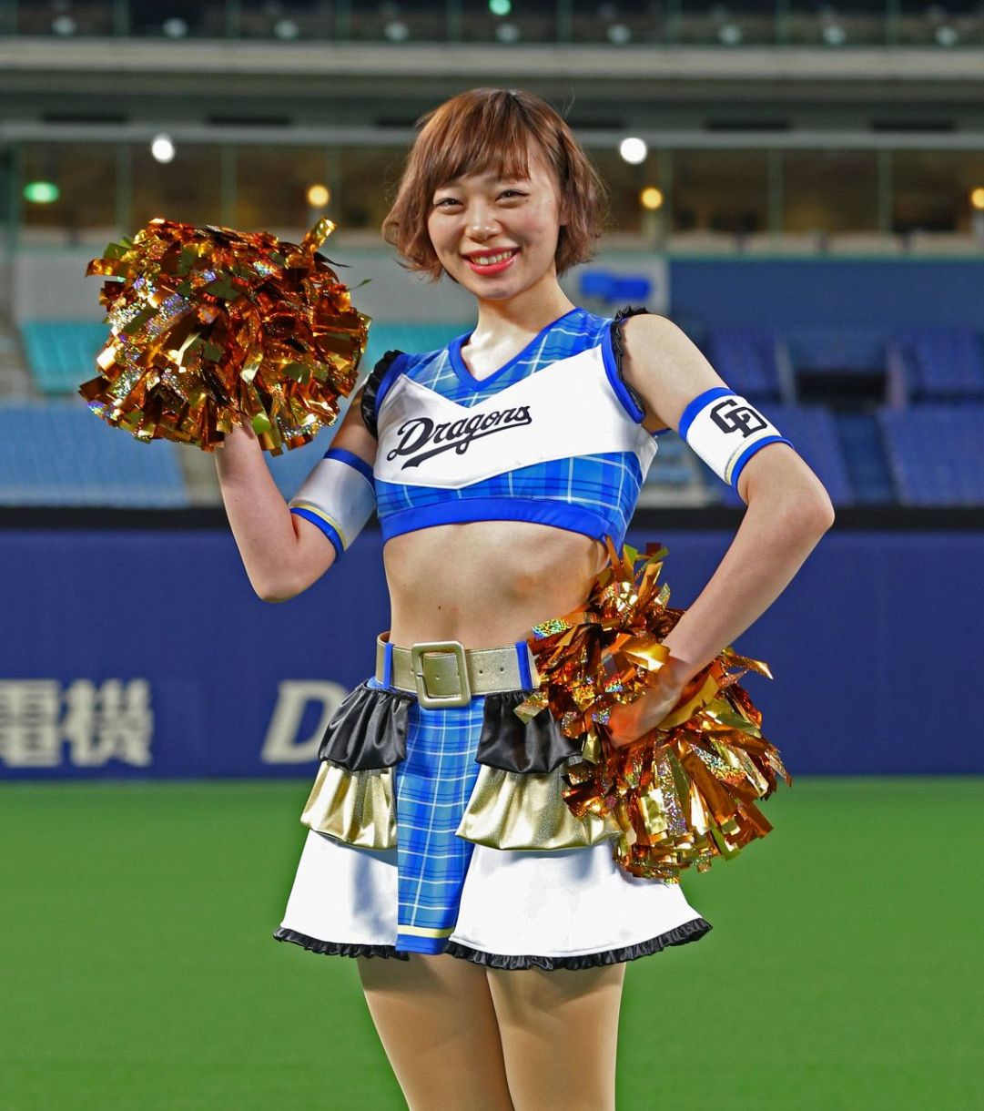 ◇チアドラ時代の三浦志麻、榊原アナとツーショットで結婚報告も【写真