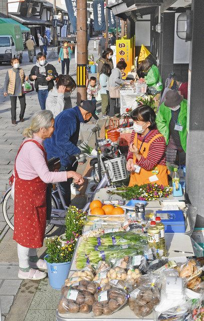 七間朝市元気に再開 農家の女性ら会話も弾む 日刊県民福井web