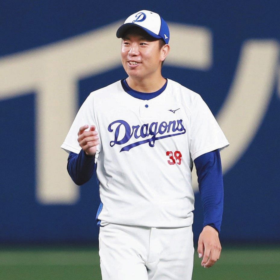 中日ドラゴンズ 松葉選手38 パーカー 38 松葉 貴大 | 中日ドラゴンズオフィシャルグッズショップ