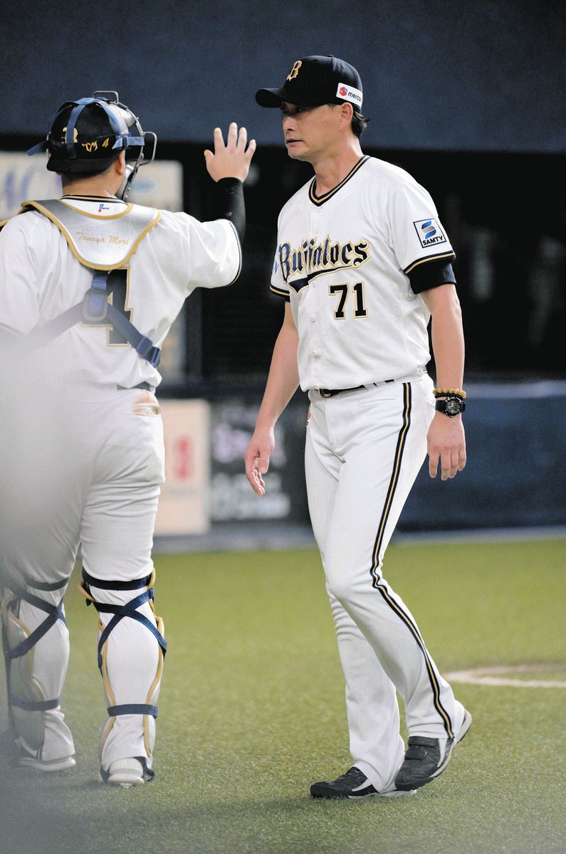 オリックス・岸田監督が来季も続投 球団が発表、小浜本部長