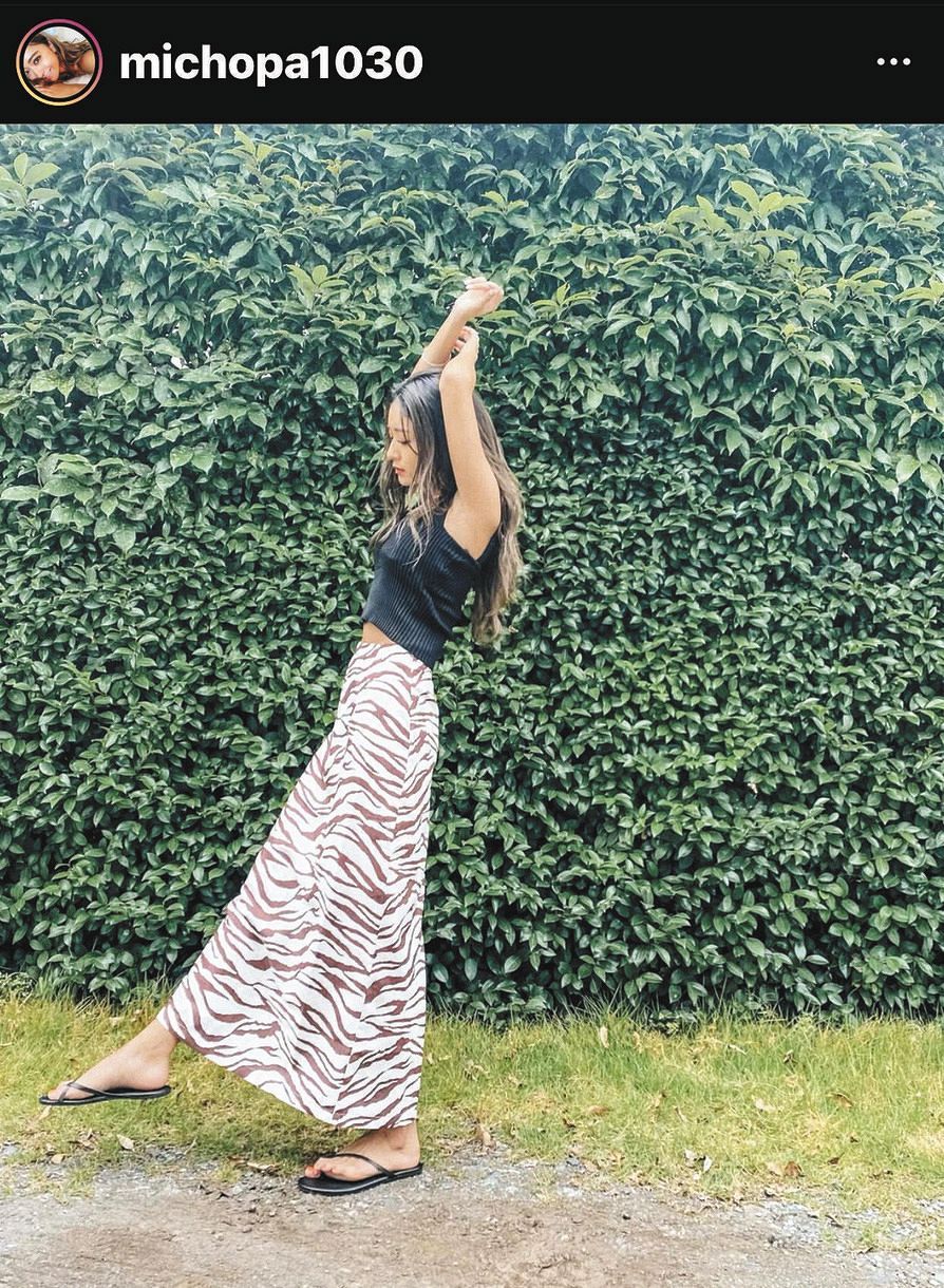 写真】ゼブラ柄のロングスカートをインスタグラムで公開したみちょぱ