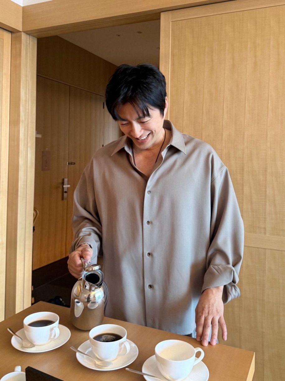 実際の投稿】大沢たかお、コーヒー注ぐ姿「なんかCMみたい」：中日