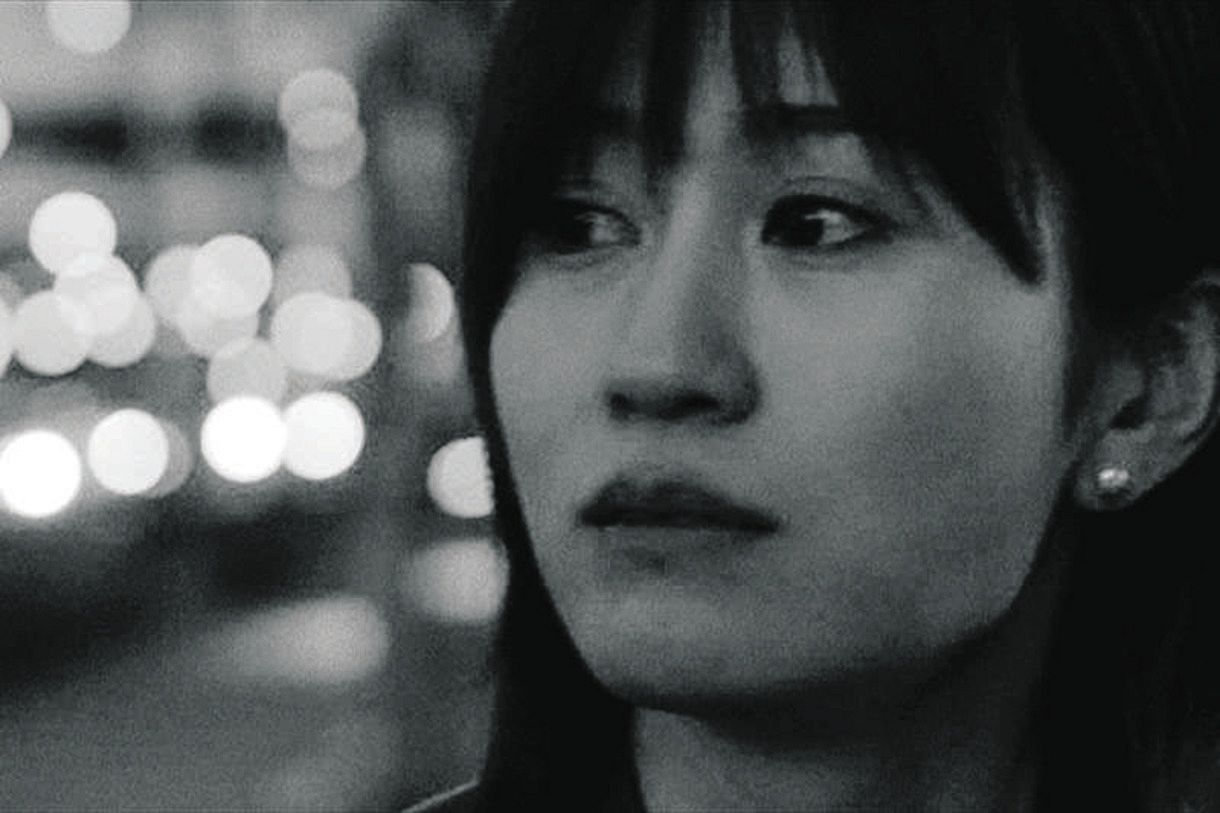 映画「一月の声に歓びを刻め」で前田敦子さん演じる主人公が歌うシーンⓒbouquet garni films 
