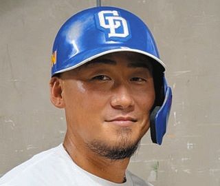 中日・小田2軍バッテリーコーチ、中田翔からの引退記念品を公開 「今日