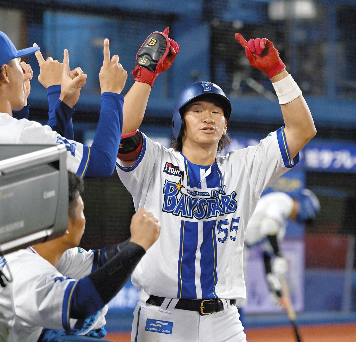 ◇DeNA・井上絢登、「宇宙」パフォーマンス披露【写真】：中日スポーツ