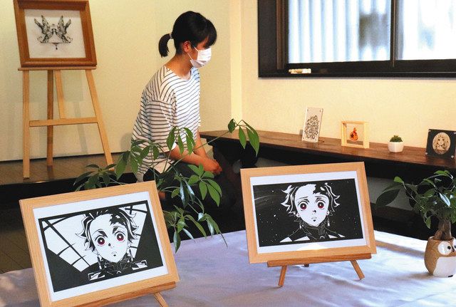 アニメや動植物を切り絵に 県立大生・武立さんが彦根で作品展：中日新聞Web