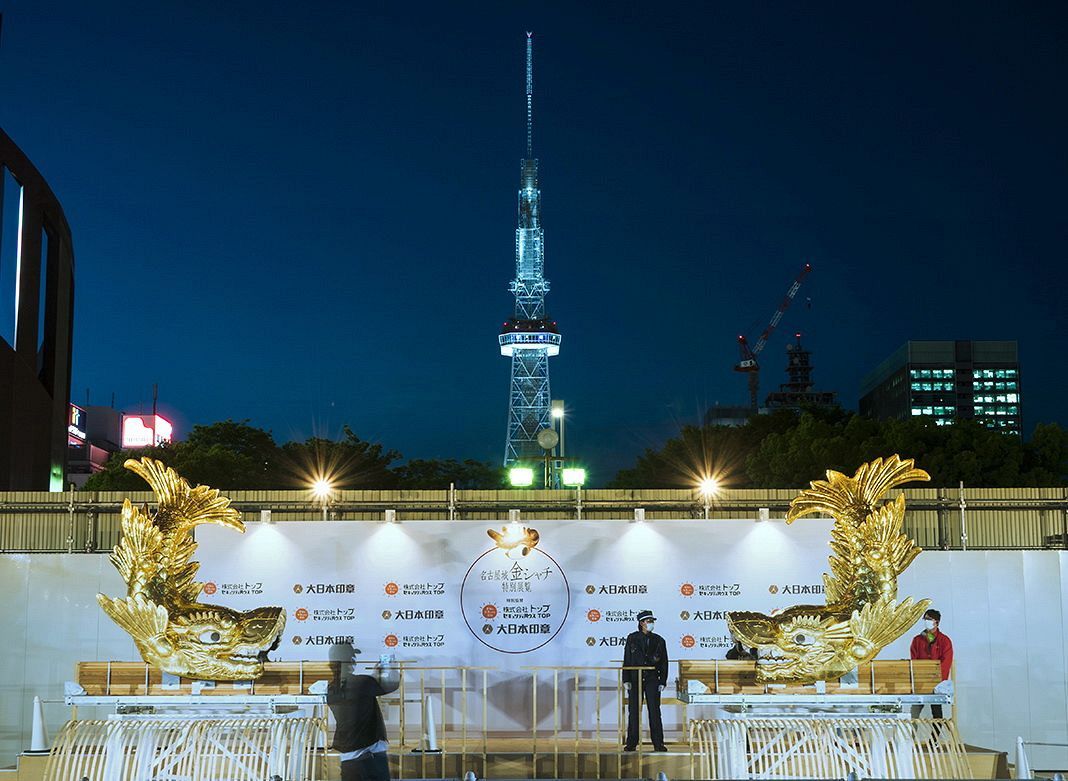 名古屋城金シャチ特別展覧」をタイムラプス撮影：中日新聞Web