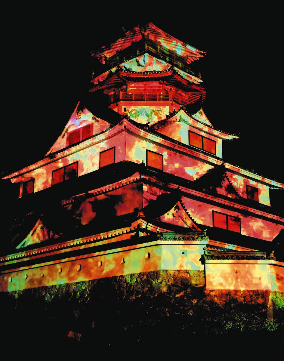 カープ1口目⭐️安土城をつくる 1/90スケール 90号と98号欠品 安土城が炎上！？ 伊勢忍者キングダム、7カ所で光の演出：中日新聞Web