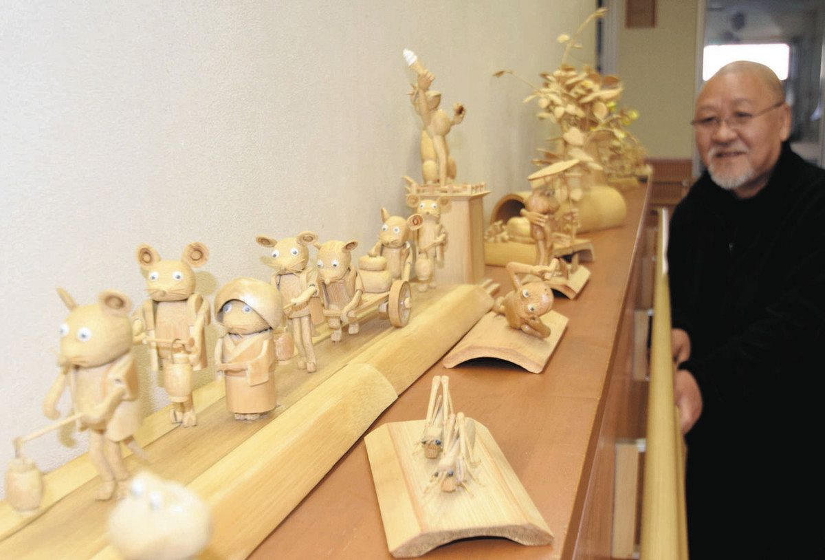 湖西の峯田さんコツコツ25点 ふれあい交流館でユニークな竹細工展