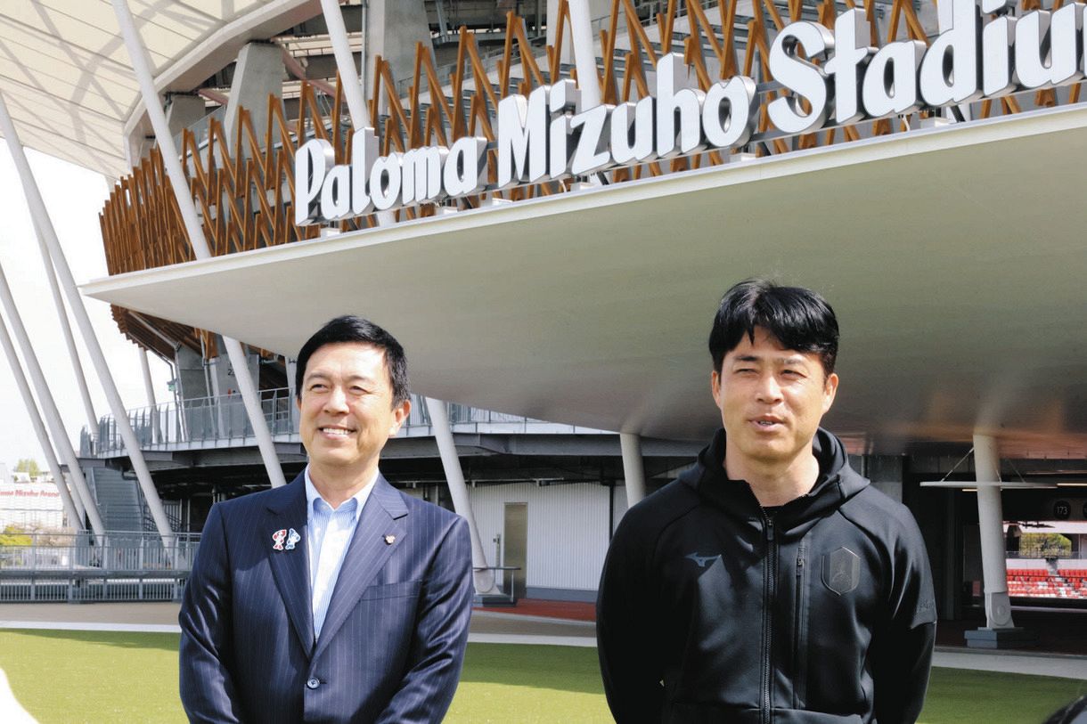 名古屋グランパス・中村直志強化部長が広沢一郎市長の「新瑞穂」視察に