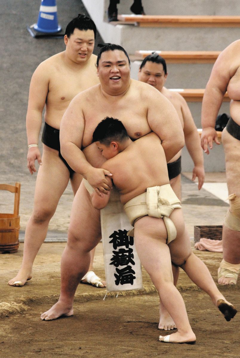 力士も赤ちゃんにはめっぽう弱い！？ 出羽海部屋の木曽合宿最終日