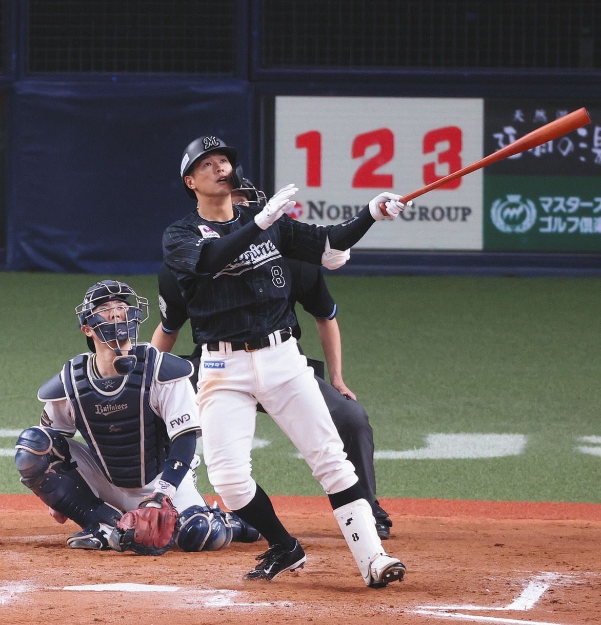 ロッテ】中村奨吾が8回に勝ち越しソロ ヒギンスの初球フルスイング