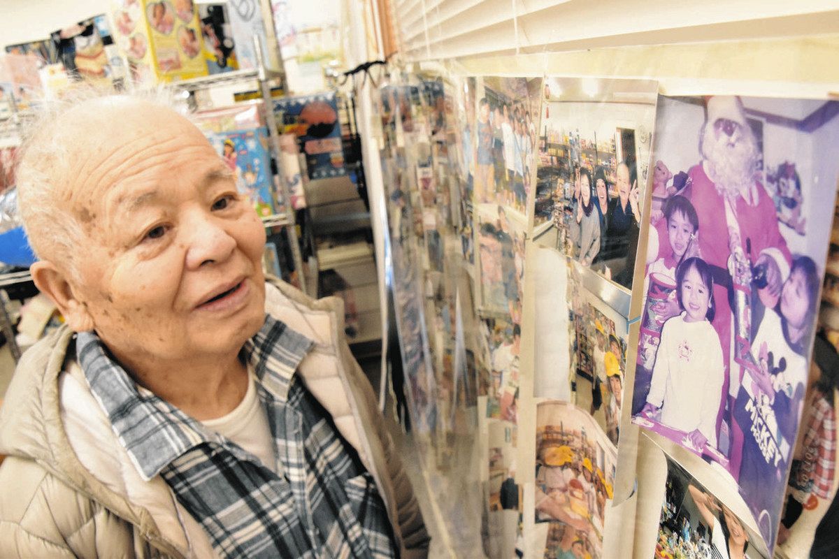 30年前にプレゼントもらった子、今度はサンタに 岐阜県郡上市白鳥町の