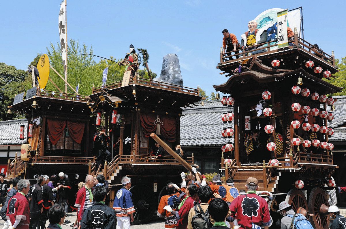 太鼓や笛勇ましく曳山3基が宮入り 水口曳山まつり例大祭：中日新聞Web
