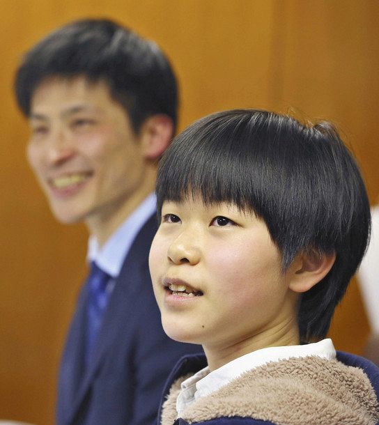 囲碁 １３歳 張心澄さんプロ入り 張栩九段の長女 親子４代は初 中日新聞web