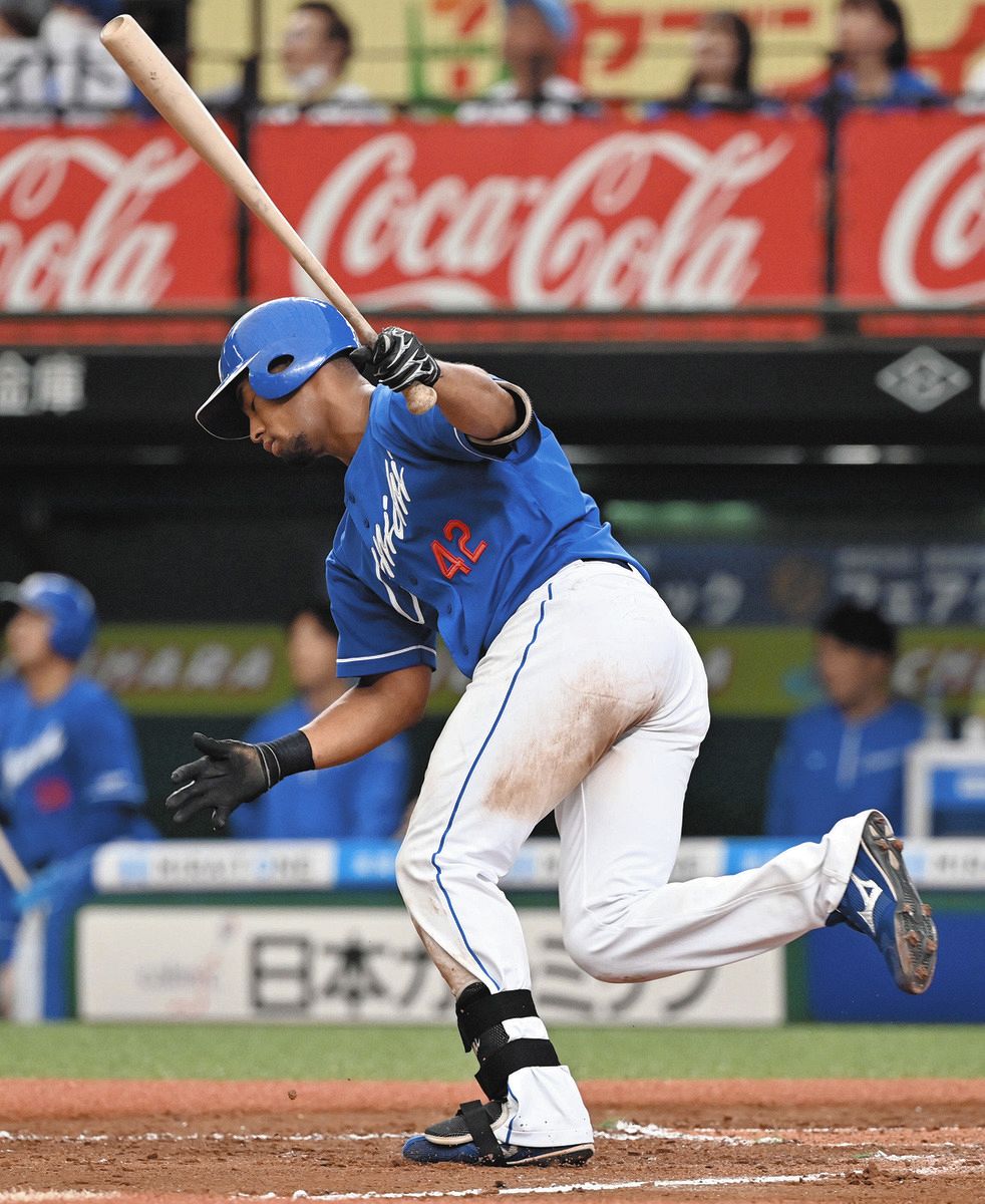 ８回表２死三塁、ブライトが右飛に倒れる