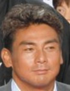 宍戸錠さん死去に宍戸開 厳しい顔 優しい顔を持った父でした 父は4代目 子は10代目の くいしん坊 万才 リポーター 中日スポーツ 東京中日スポーツ