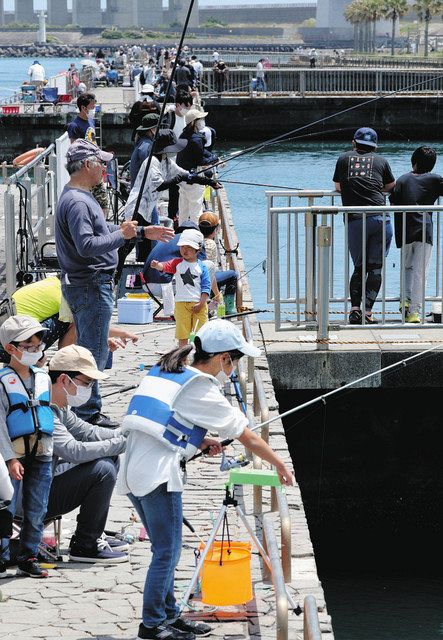 ｇｗラストスパート 新居弁天海釣公園にぎわう 中日新聞しずおかweb