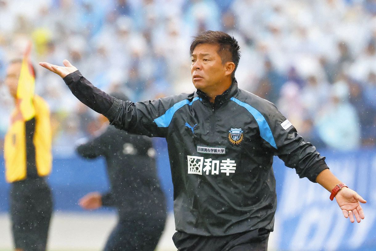 8季7冠を成し遂げ退任するJ1川崎・鬼木監督、次に率いるチーム 8季7冠を成し遂げ退任するJ1川崎・鬼木監督、次に率いるチーム