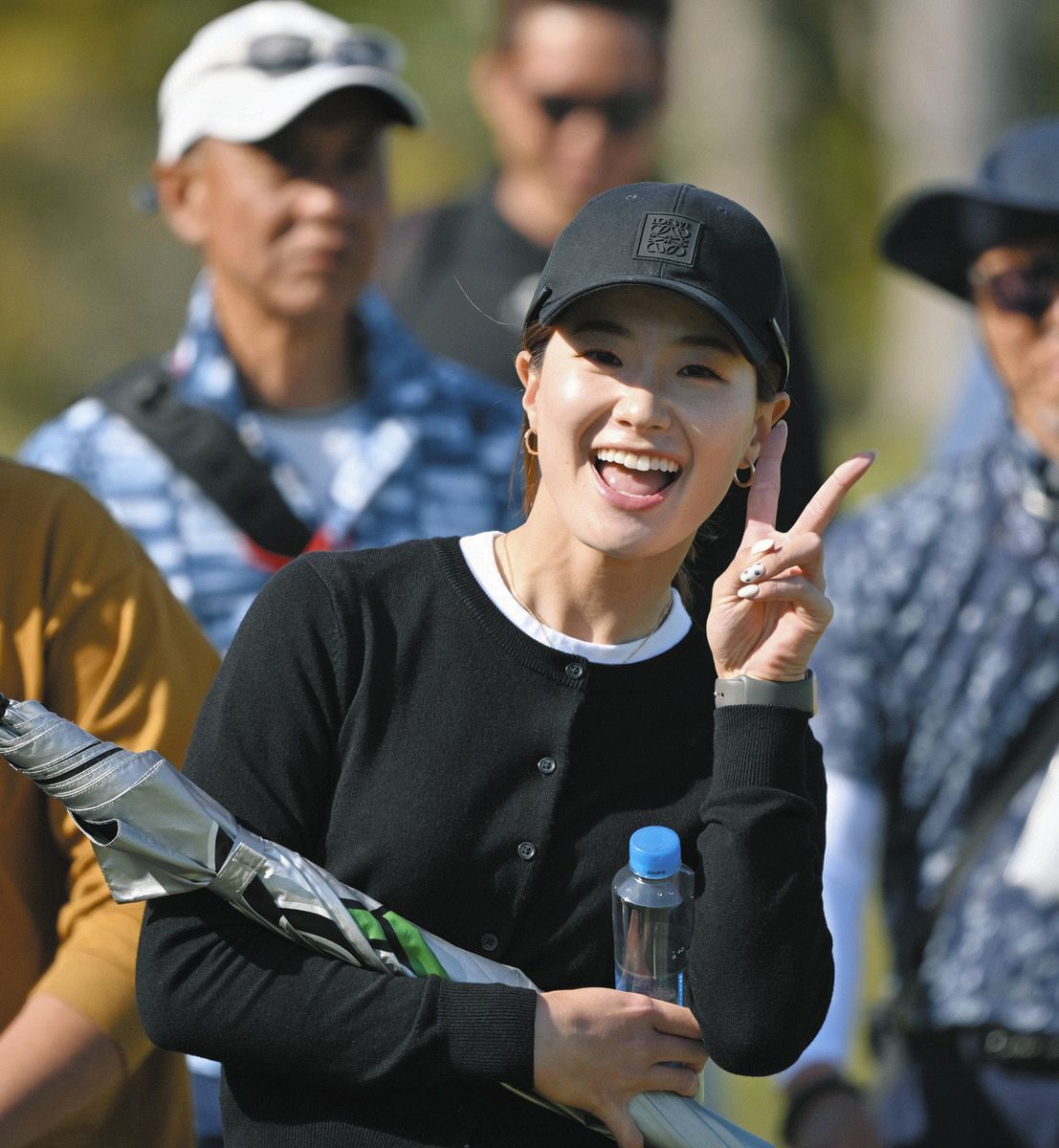 女子ゴルフ・青木香奈子、カメラに笑顔でピース!【写真】:中日スポーツ・東京中日スポーツ