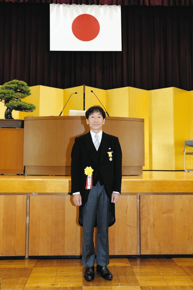 横山典弘騎手が褒章伝達式に出席：中日スポーツ・東京中日スポーツ