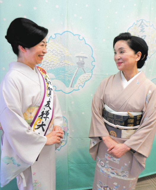 加賀友禅伝道 笑顔でバトン 「大使」鶴賀さん 世話人代表を引退：北陸