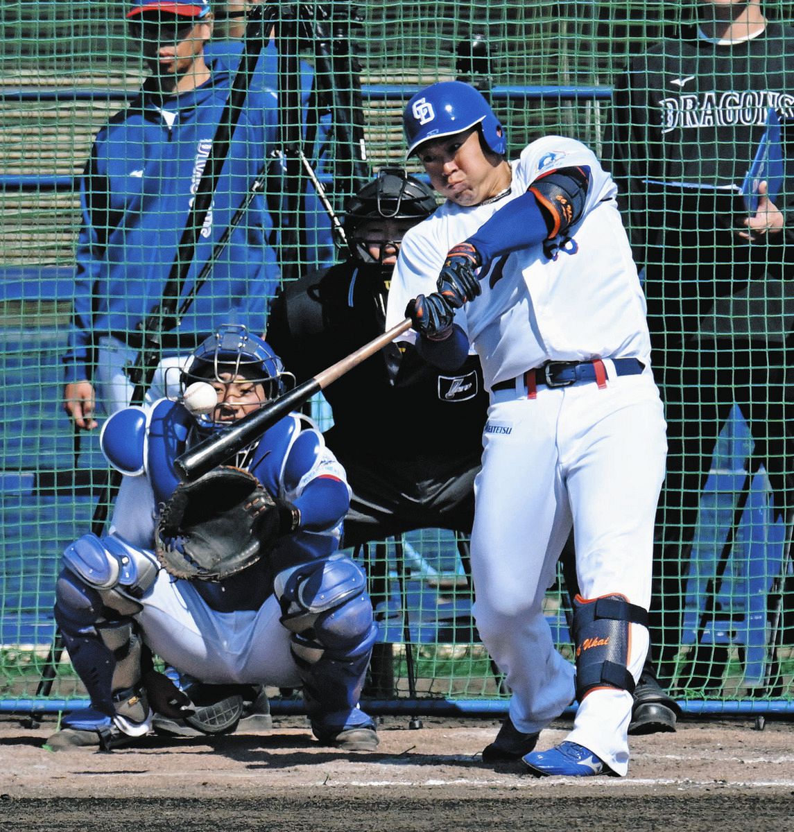 中日・鵜飼航丞、シート打撃で2安打！ 三塁激走直後に牧野から志願の