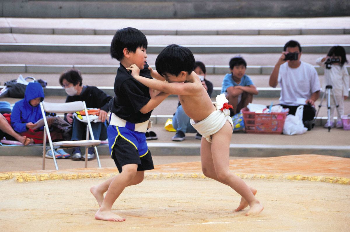 小学生　相撲 小学生力士、はっけよい 伊勢でわんぱく相撲：中日新聞Web