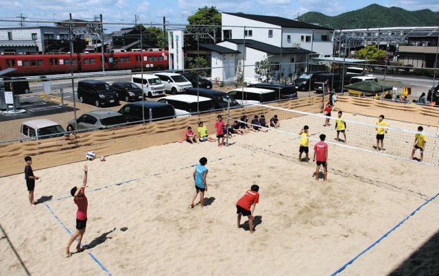 海がない岐阜県各務原市にビーチバレー専用コート　クラブチーム監督、退職金使い建設